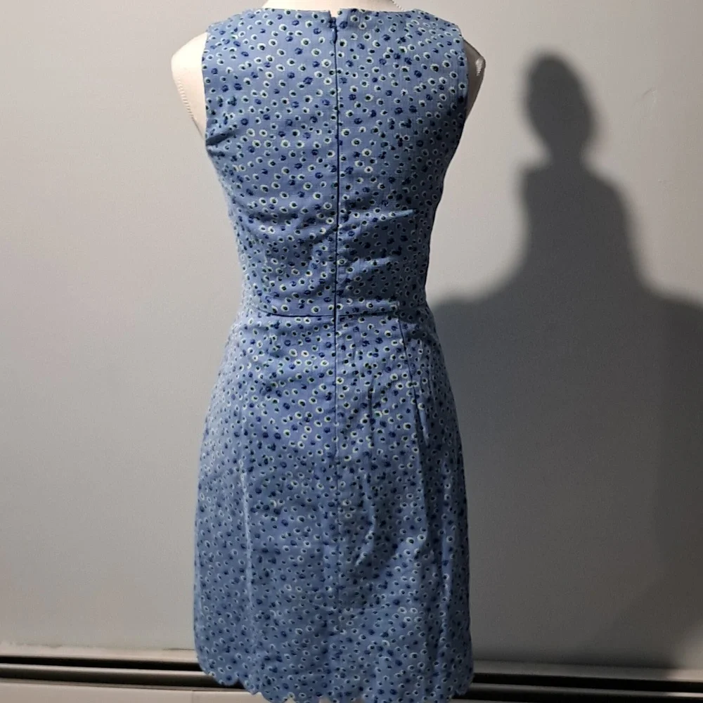 J. Crew Factory Scalloped edged‎ floral basket weave dress. Size 00. Light Blue.